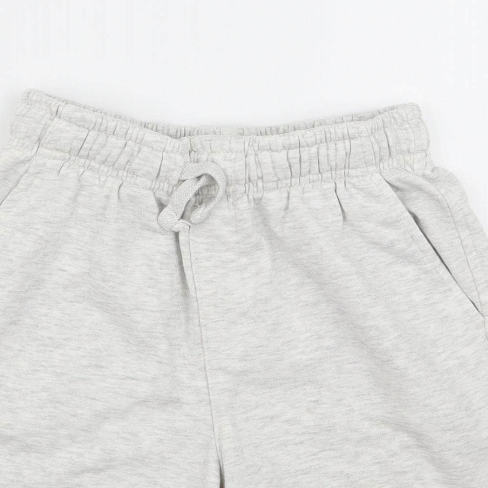 Preworn Boys White   Sweat Shorts Size 8 Years