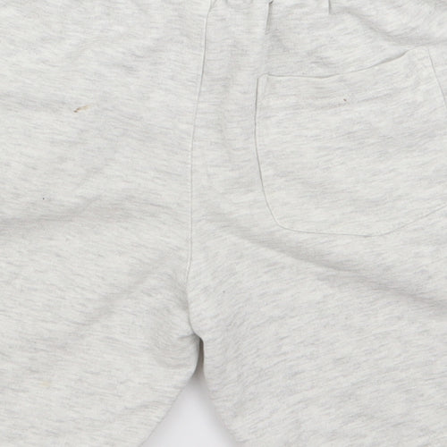 Preworn Boys White   Sweat Shorts Size 8 Years
