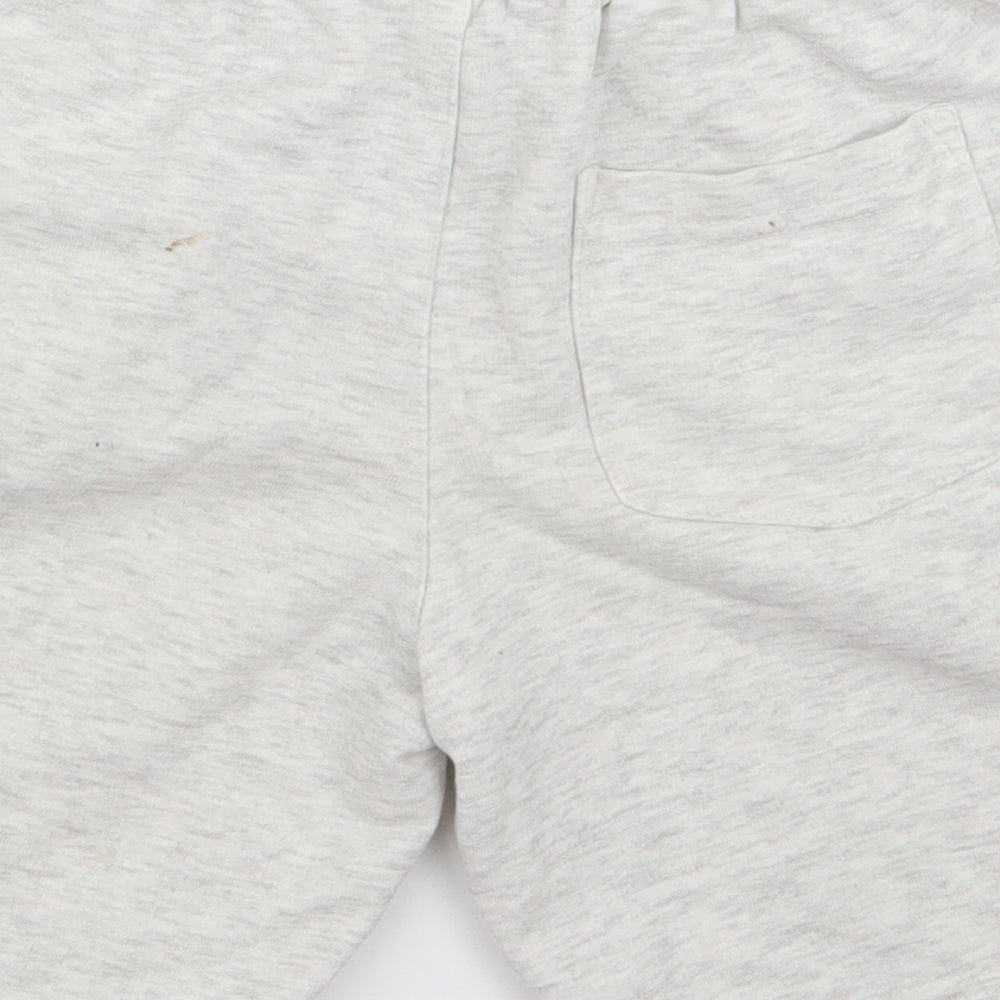 Preworn Boys White   Sweat Shorts Size 8 Years
