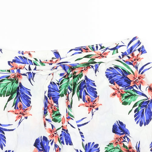 F&F Womens White Floral  Bermuda Shorts Size 20