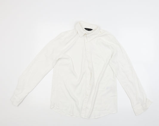 Front view of New Look women’s white basic button-up, size UK 8