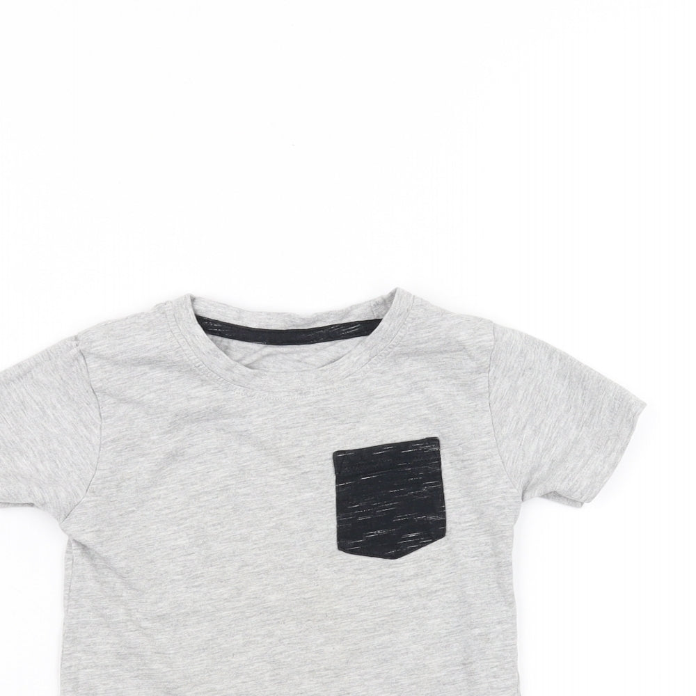 Preworn Girls Grey   Basic T-Shirt Size 2-3 Years