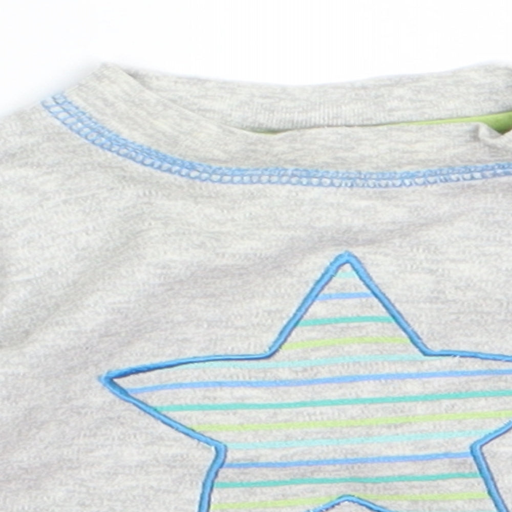 New Look Baby Green   Basic T-Shirt Size Newborn  - star