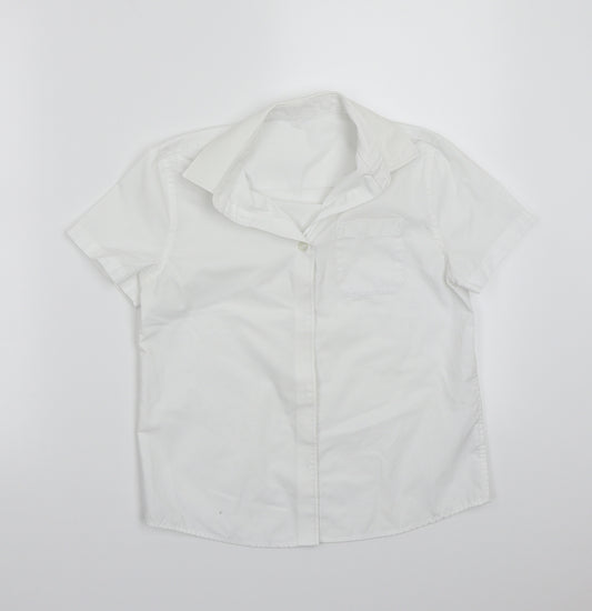 Front view of F&F girls’ white basic button-up, size 9-10, years