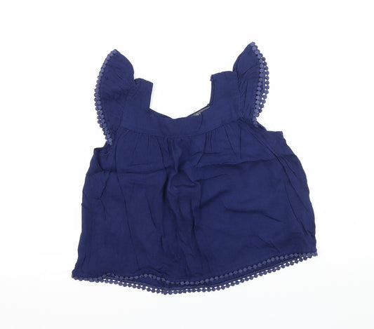 Front view of Primark girls’ blue basic blouse, size 5-6, years