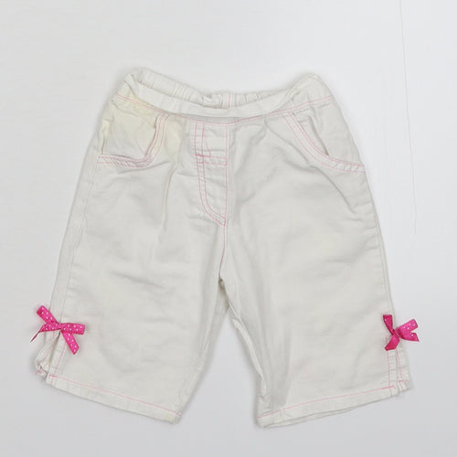 Preworn Girls White   Capri Trousers Size 6-9 Months