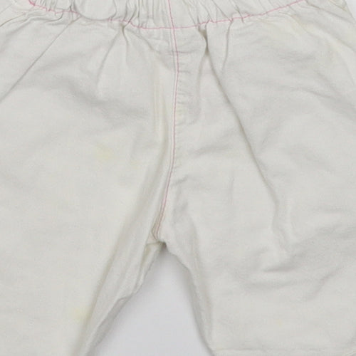 Preworn Girls White   Capri Trousers Size 6-9 Months