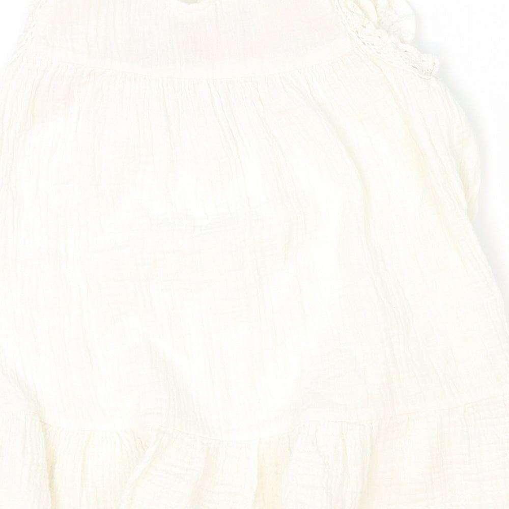 Unbranded Girls White Floral  A-Line  Size 4-5 Years