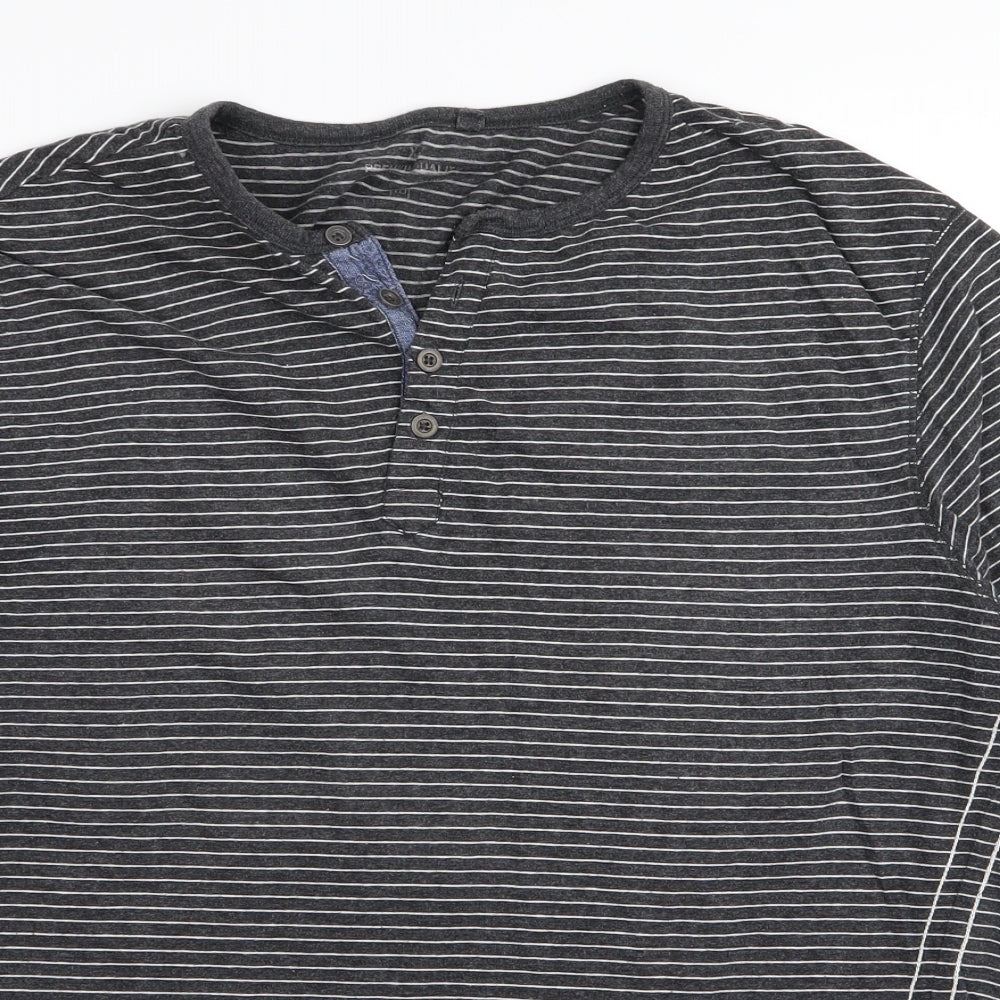 TU Mens Black Striped   T-Shirt Size XL