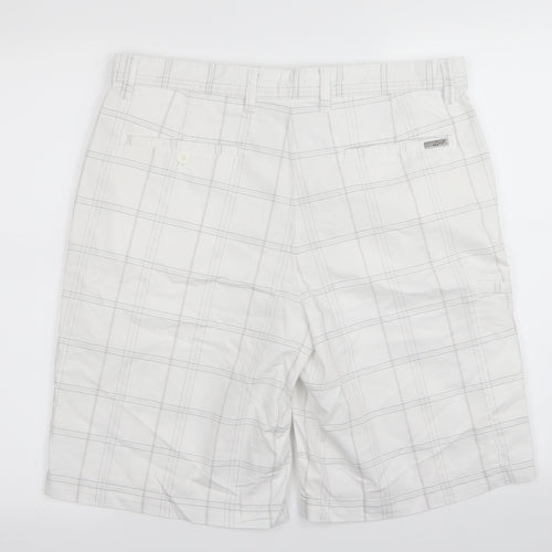 Greg Norman Mens White Check  Chino Shorts Size 32 in