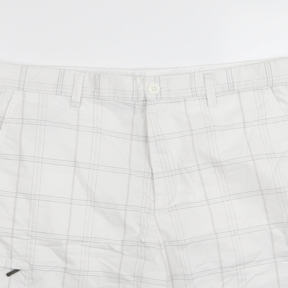 Greg Norman Mens White Check  Chino Shorts Size 32 in