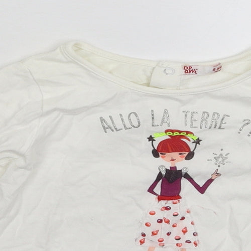 DP... am Girls White   Basic T-Shirt Size 5 Years