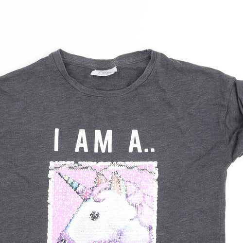 YD Girls Grey   Basic T-Shirt Size 9-10 Years