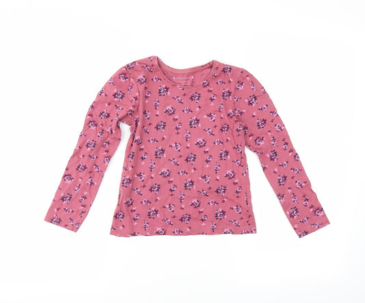 Front view of Primark girls’ red floral basic t-shirt, size 6-7, years