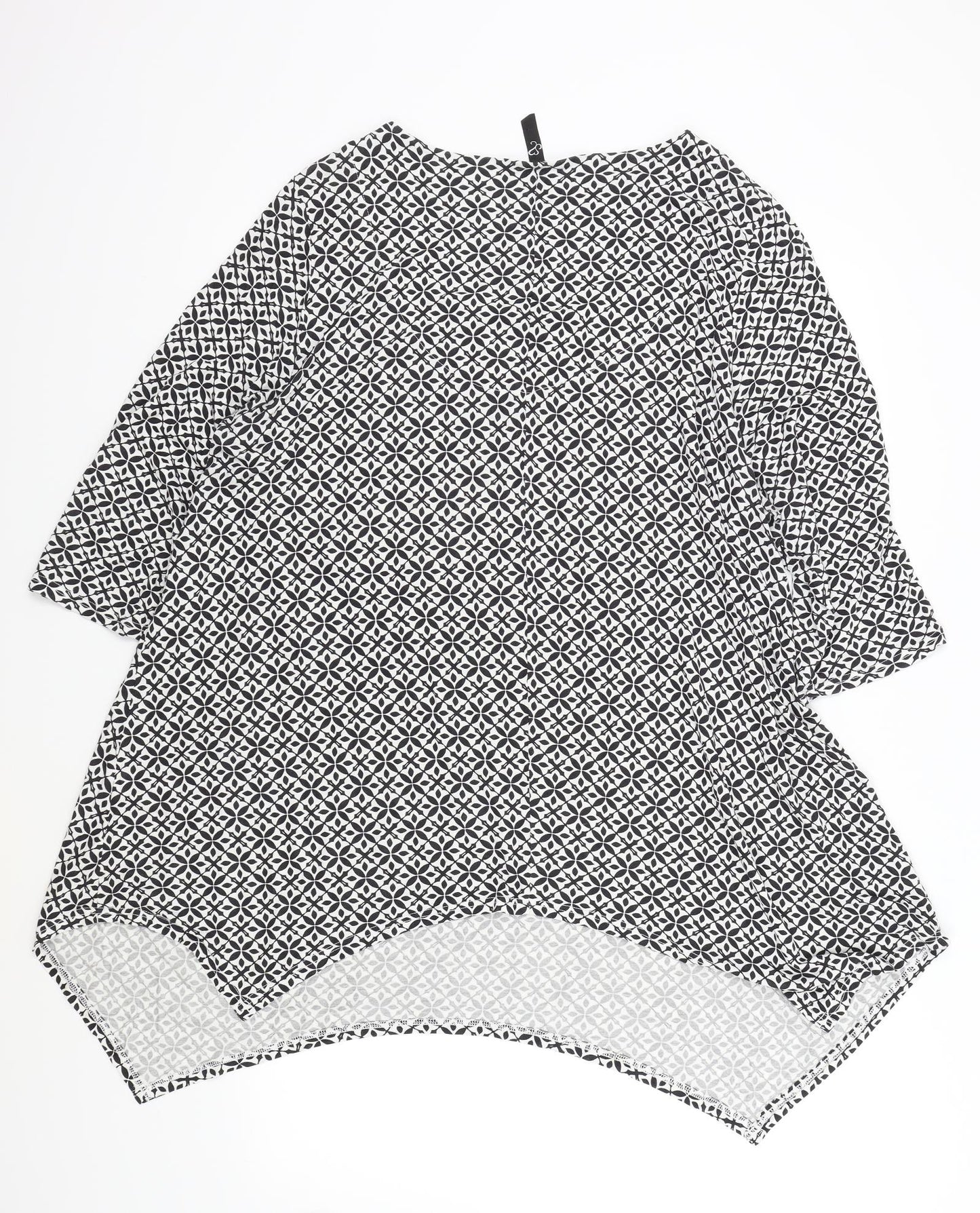 Love Womens Black Striped  Basic T-Shirt Size 24