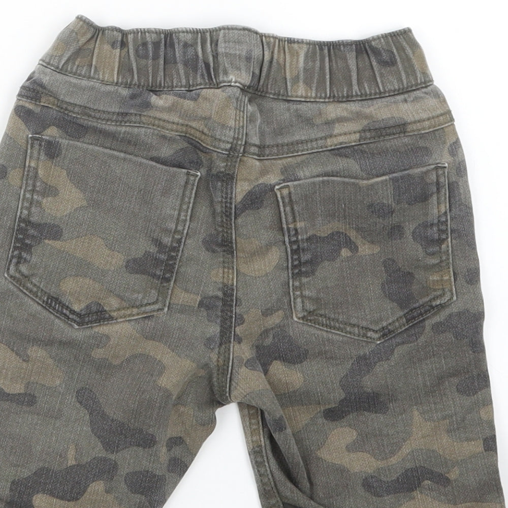 Matalan Boys Green Camouflage  Cargo Shorts Size 6 Years