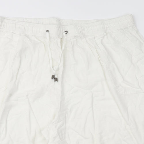 Yours Womens White   Chino Shorts Size 46 in