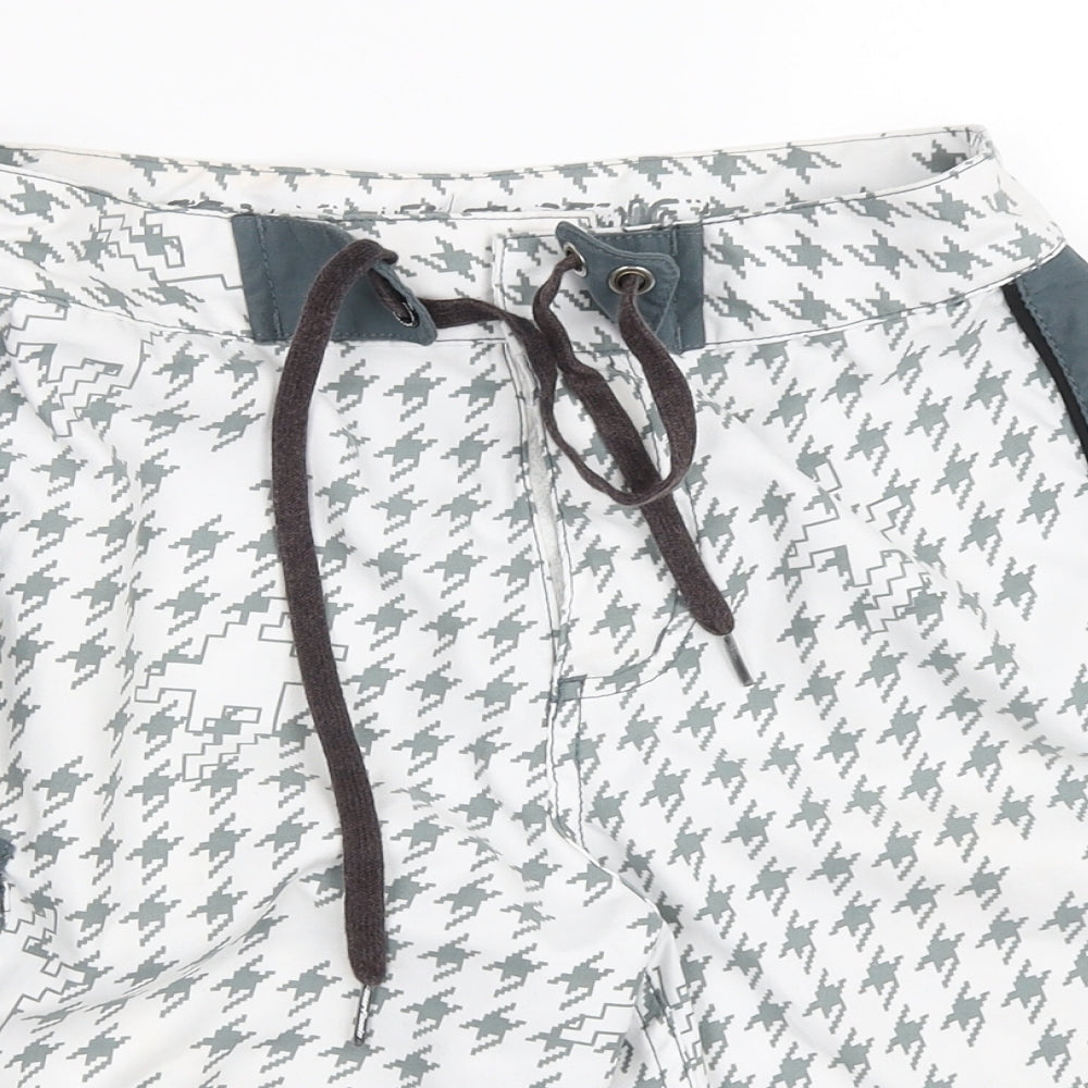 Surfanic Boys White   Bermuda Shorts Size 10 Years - swim shorts