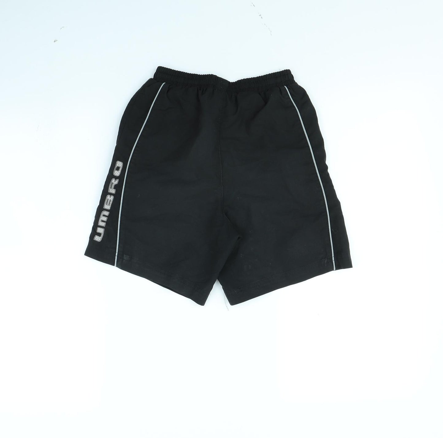 Umbro Boys Black   Bermuda Shorts Size 9 Years