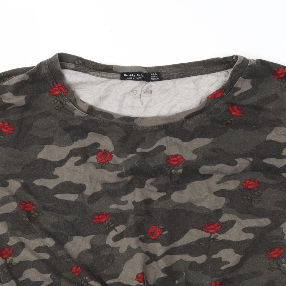 Bershka Womens Green Camouflage  Cropped T-Shirt Size L