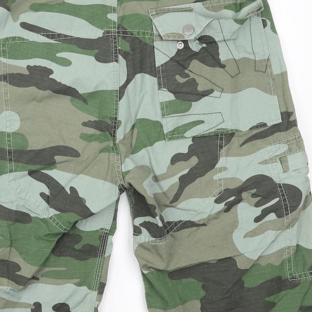 Bench Mens Green Camouflage  Cargo Shorts Size 30