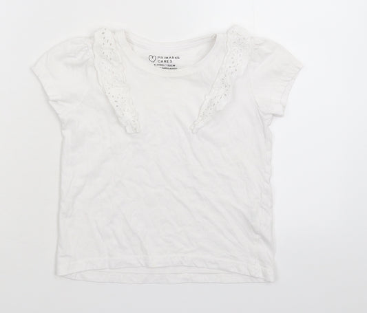 Front view of Primark girls’ white basic t-shirt, size 6-7, years