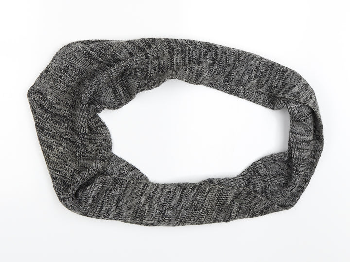 Crafted Unisex Grey Scarf