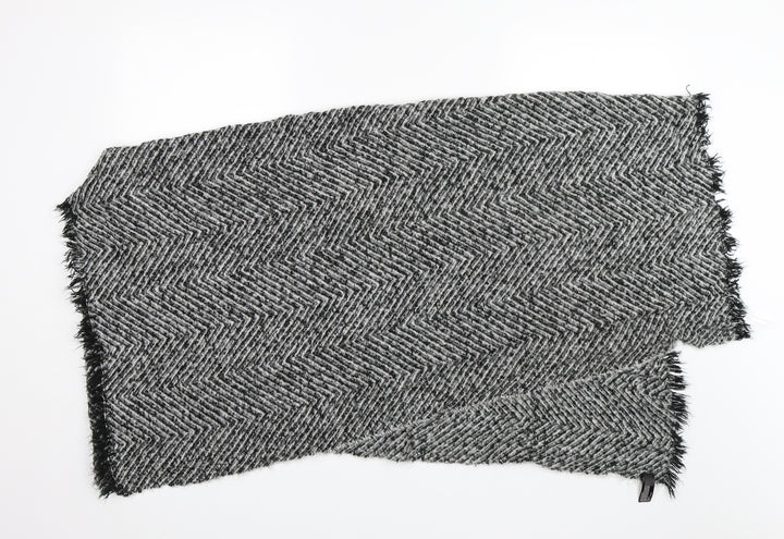 Express Unisex Black Geometric Shawl/Wrap