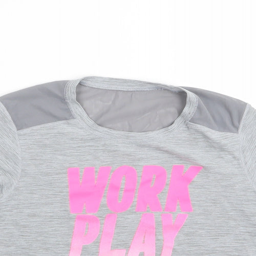 Preworn Girls Grey   Basic T-Shirt Size 6-7 Years