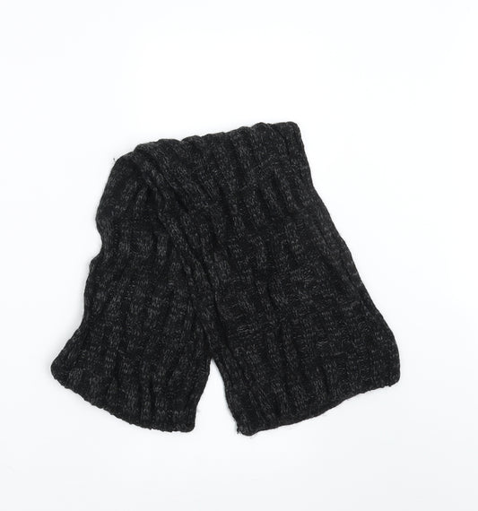 Front view of Preworn men’s black knit scarf one size