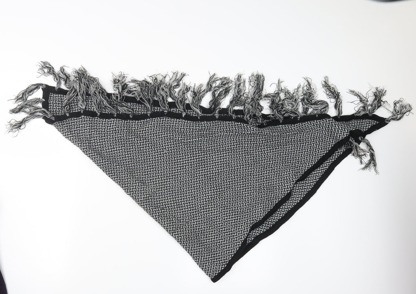 Preworn Womens Black Geometric Knit  Shawl/Wrap