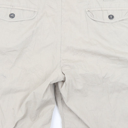 North Coast Mens Beige   Cargo Shorts Size 50 in