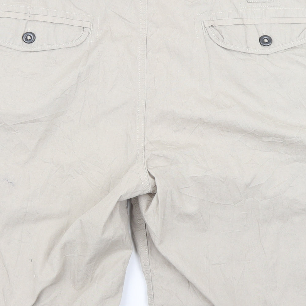 North Coast Mens Beige   Cargo Shorts Size 50 in