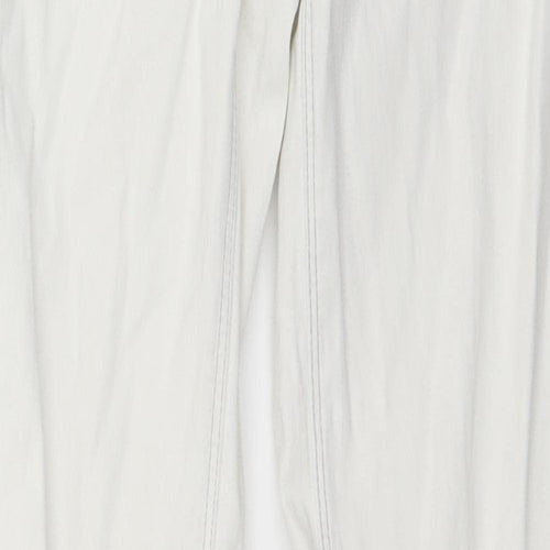 Preworn Womens White  Denim Skinny Jeans Size 25 in L27 in