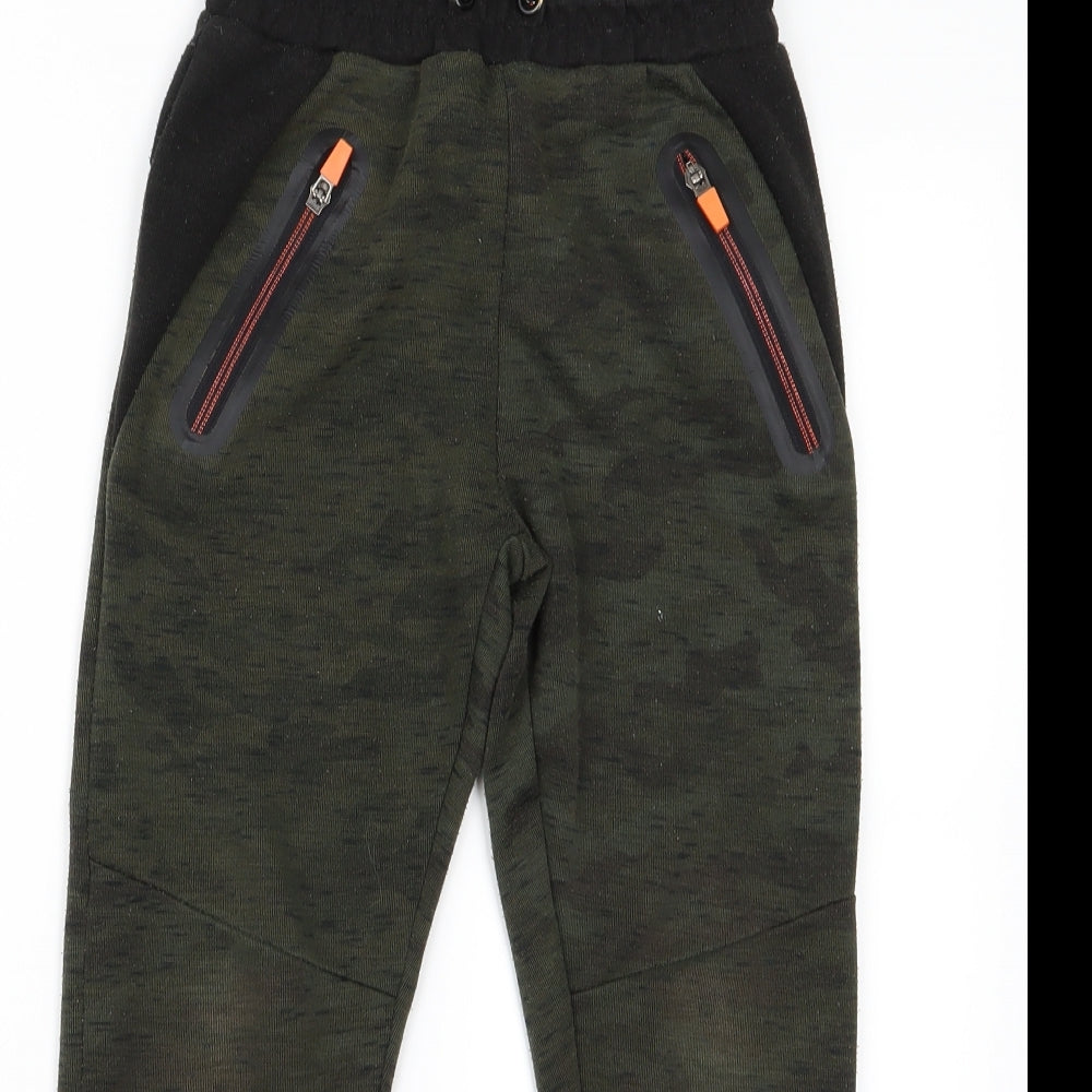 Primark Boys Green Camouflage  Jogger Trousers Size 8 Years