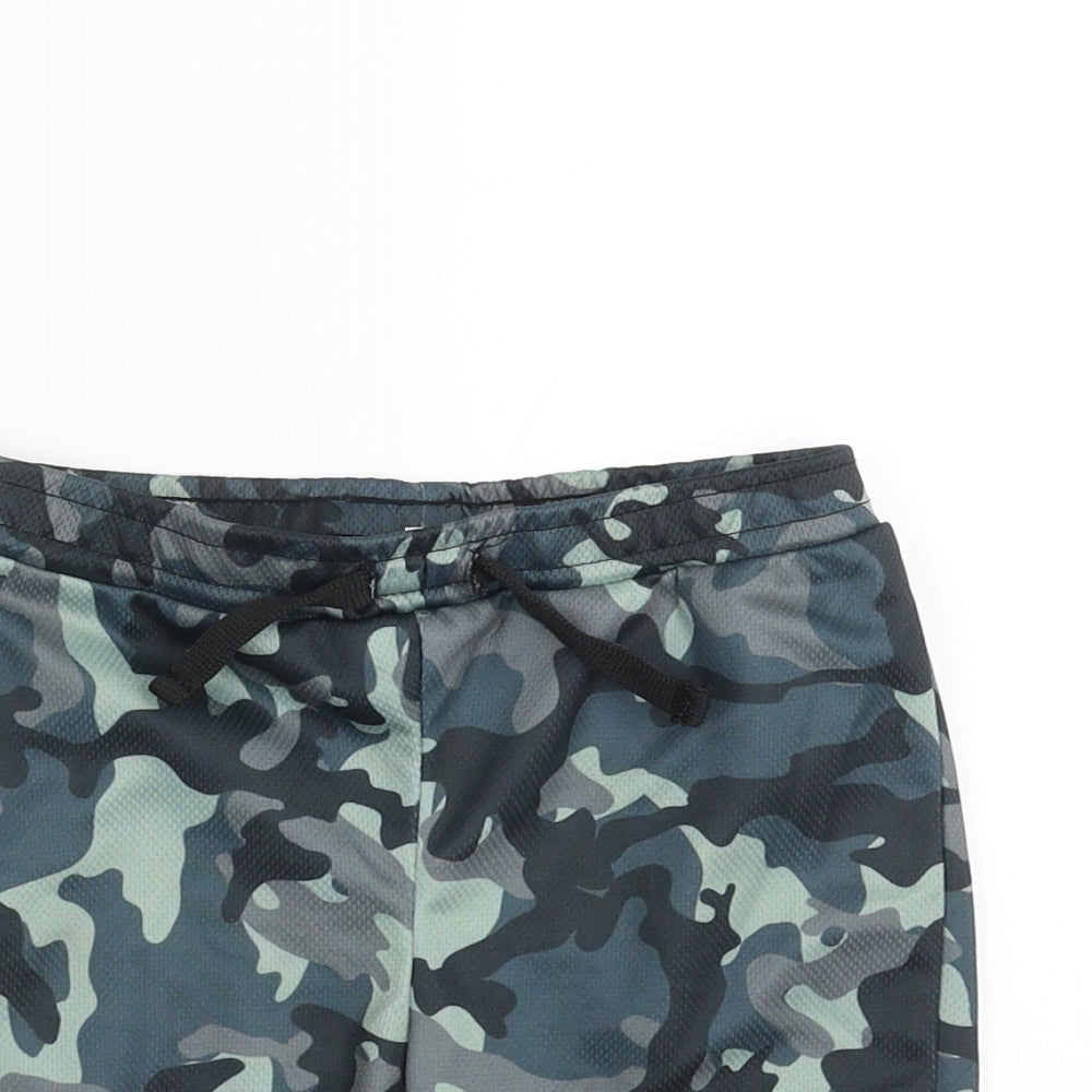 River Island Boys Green Camouflage  Cropped Trousers Size 18-24 Months  - shorts