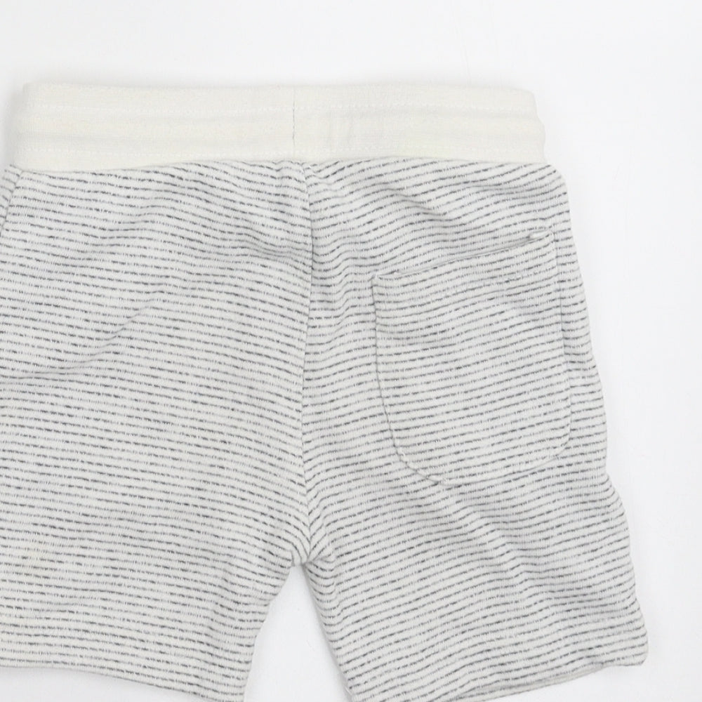 Matalan Boys White Striped  Cropped Trousers Size 18-24 Months  - shorts