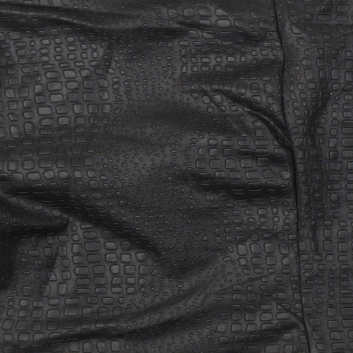 LY Womens Black   Cropped T-Shirt Size 10