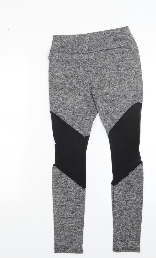 Front view of Preworn women’s grey capri leggings, size XL, 25-inch leg