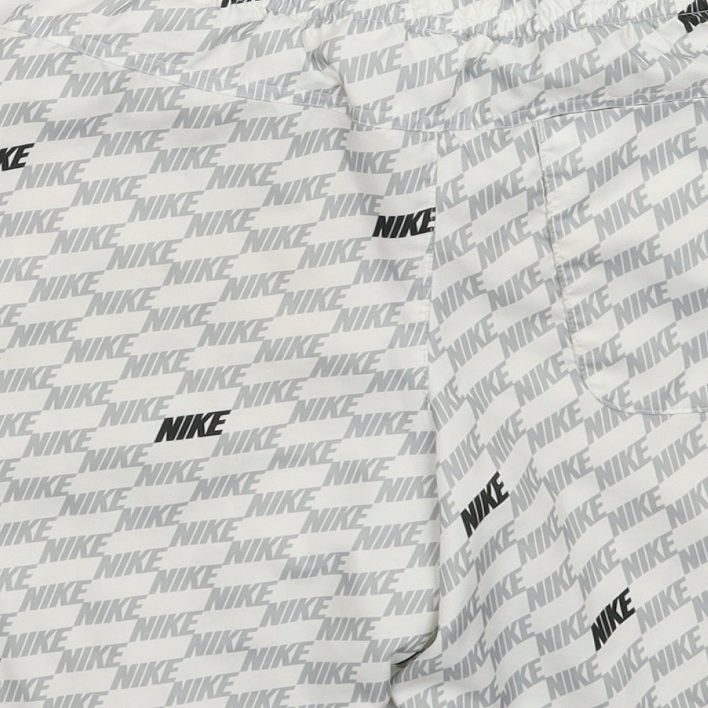 Nike Womens White   Athletic Shorts Size M