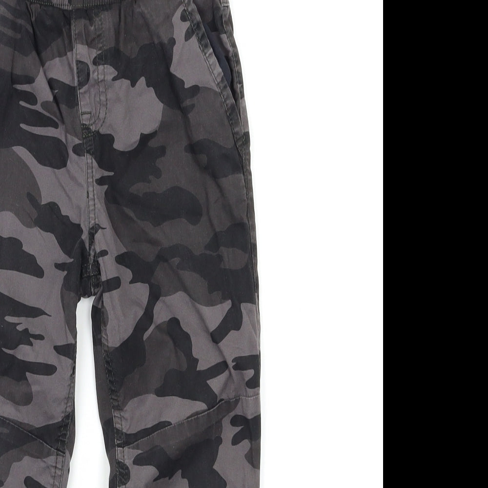 F&F Boys Black Camouflage  Jogger Trousers Size 5-6 Years