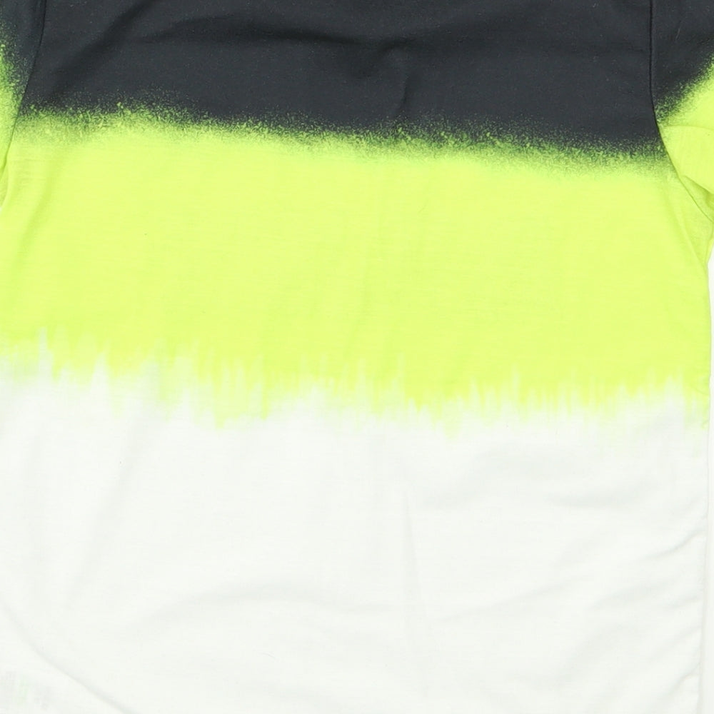 Preworn Boys White  Rayon Basic T-Shirt Size 9 Years  - AWESOME