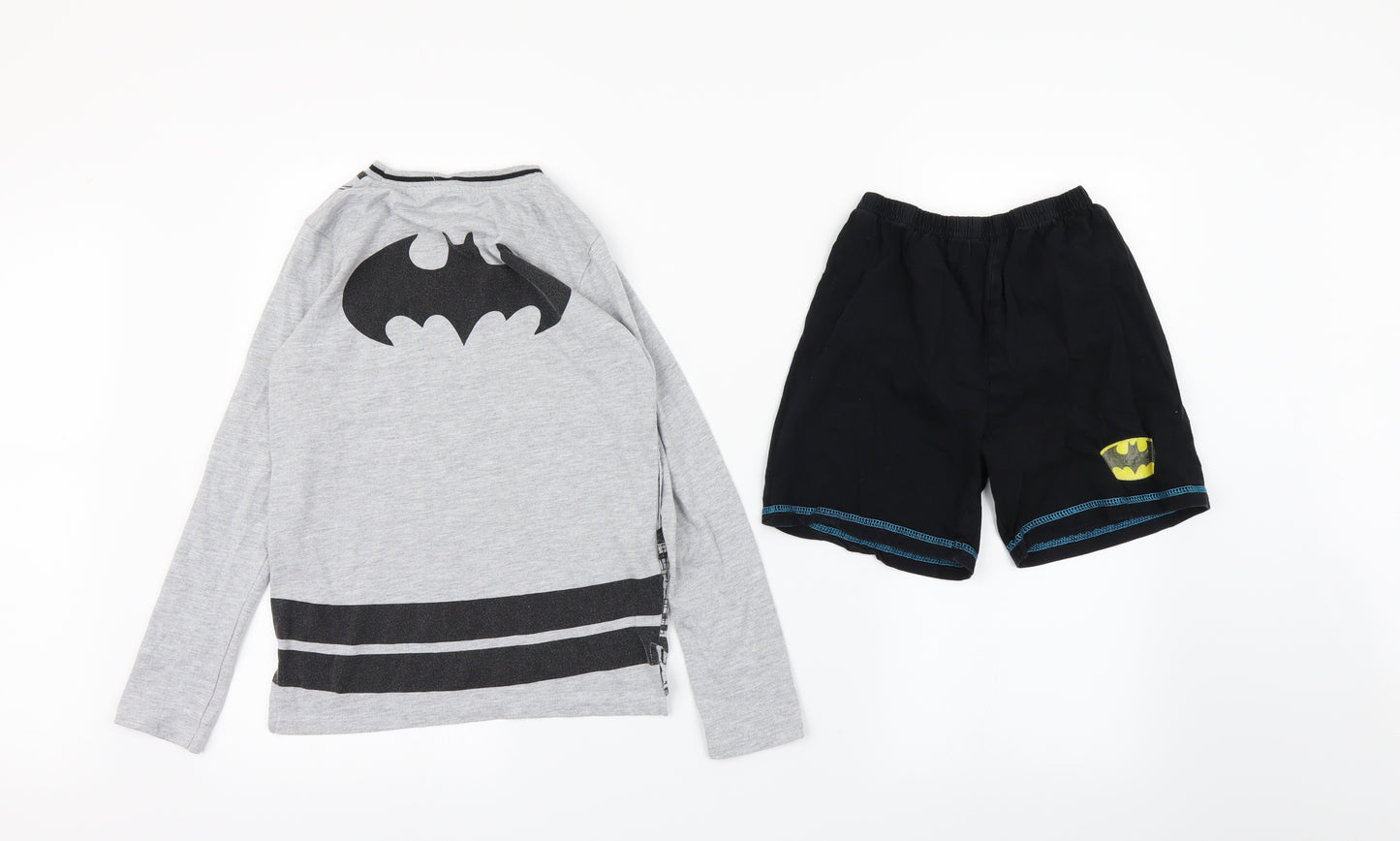 Preworn Boys Grey Animal Print   Lounge Set Size 9-10 Years  - Bat Man