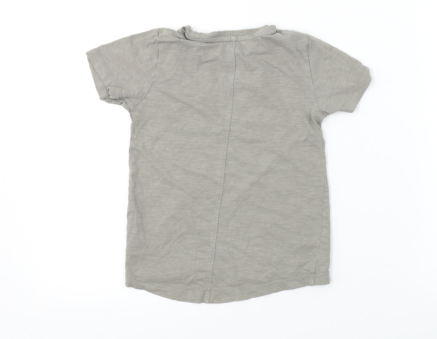 Preworn  Boys Grey   Basic T-Shirt Size 3-4 Years