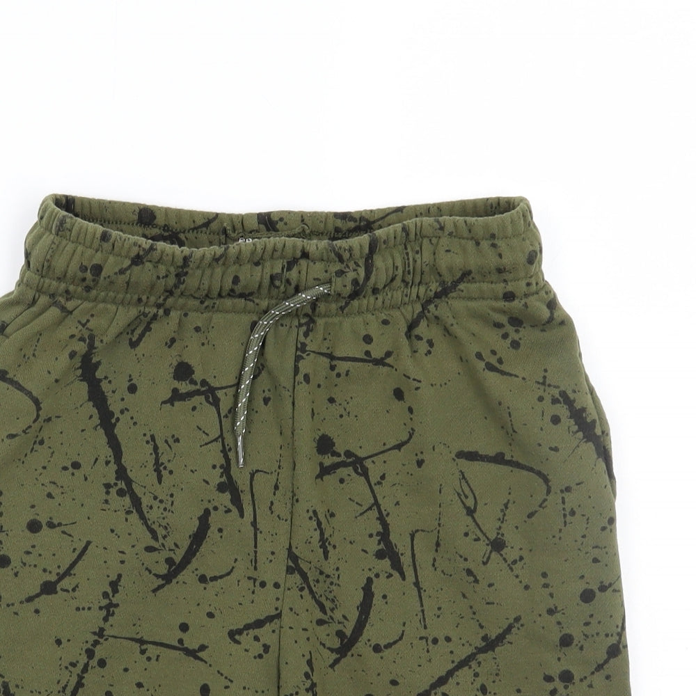 Primark Boys Green   Sweat Shorts Size 10-11 Years