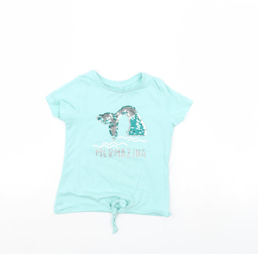 Front view of Preworn girls’ blue basic t-shirt