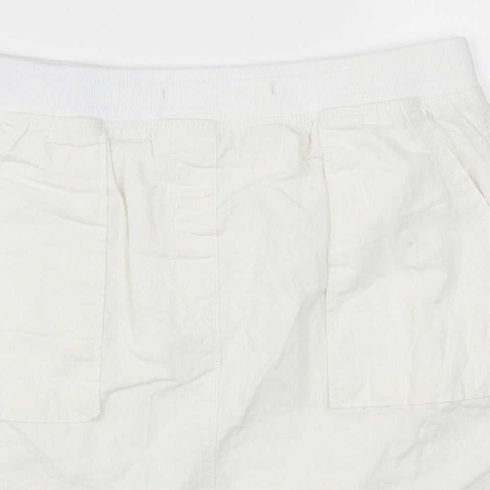 Preworn Womens White   Mini Skirt Size 30 in