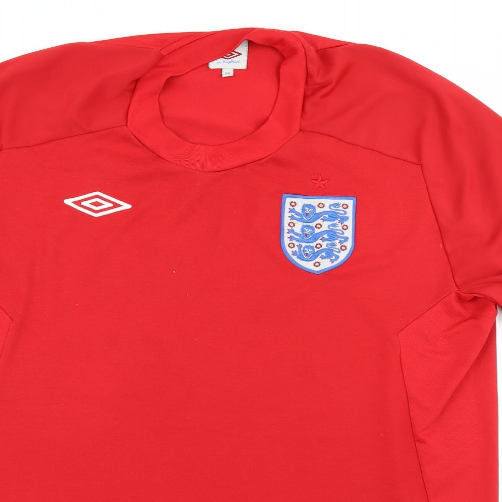 Umbro Mens Red    T-Shirt Size S