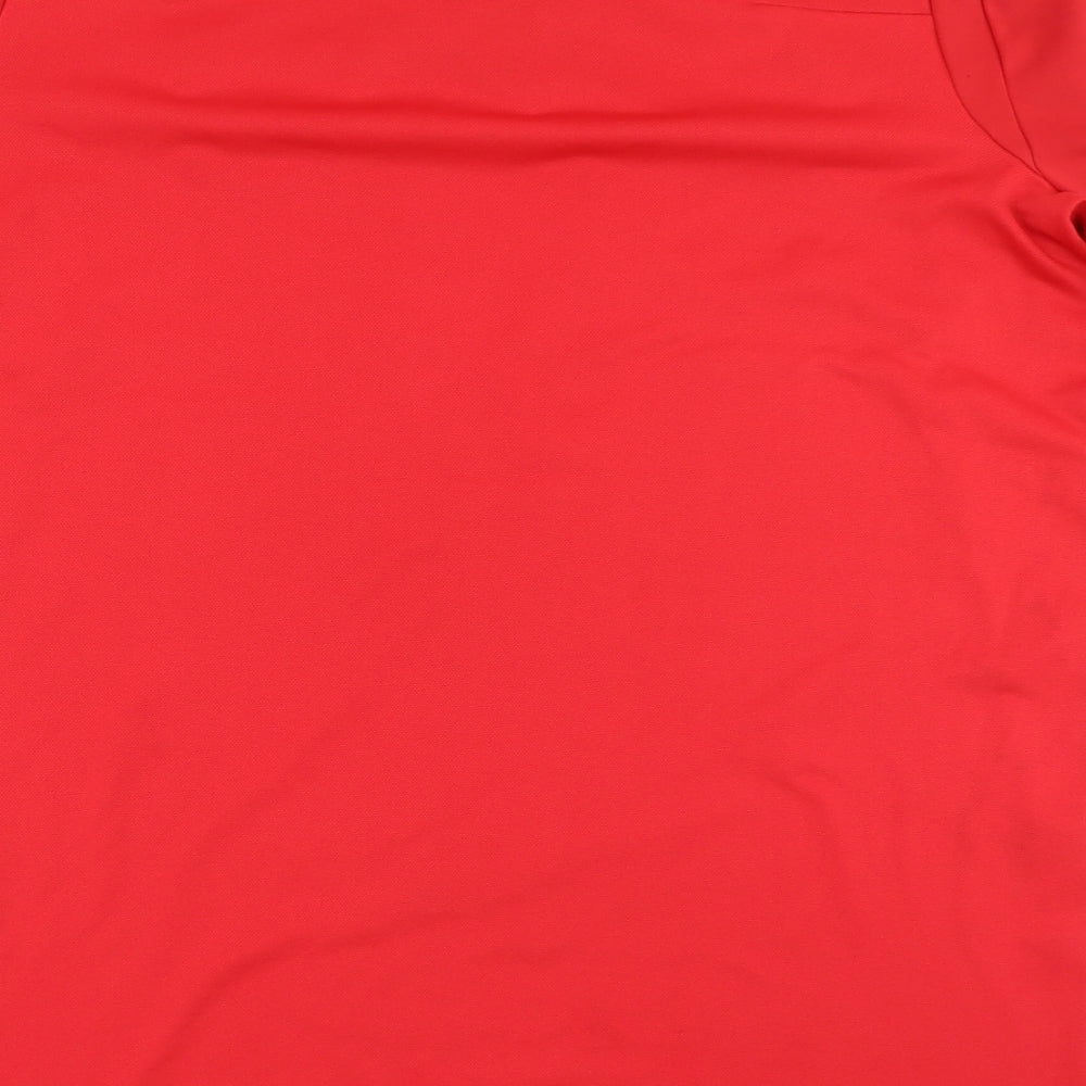 Umbro Mens Red    T-Shirt Size S