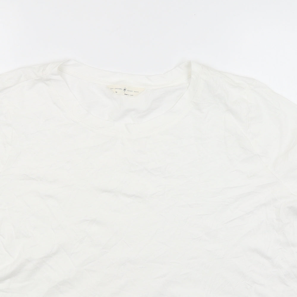 Day dreams Womens White   Basic T-Shirt Size 18